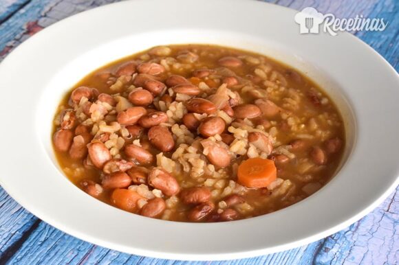 Judías pintas con arroz