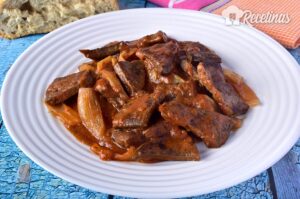 Receta de hígado de ternera con tomate