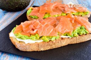 Receta de tostas de salmón
