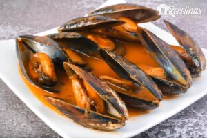 Mejillones con tomate
