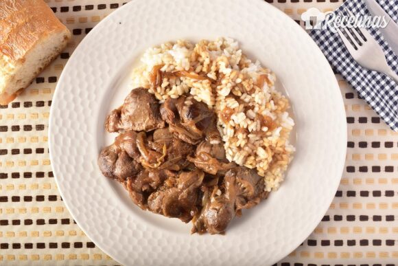 Mollejas de pollo encebolladas
