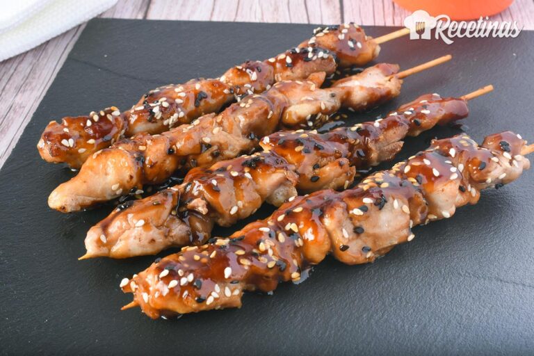 Yakitori de pollo