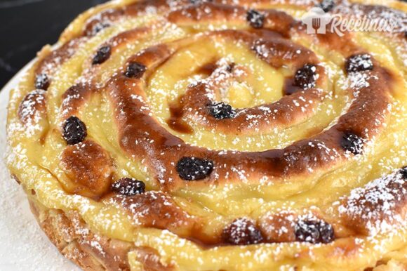 Tarta espiral de manzana y crema