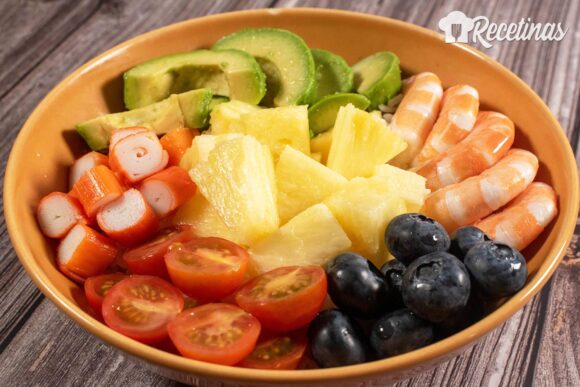 Poke bowl de piña