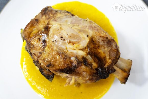 Codillo de cerdo en salsa