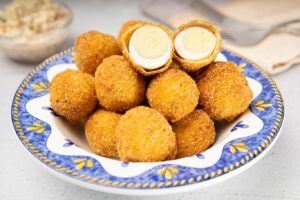 Huevos de codorniz rebozados