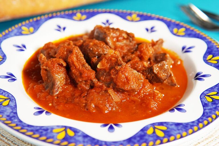 Carne con tomate