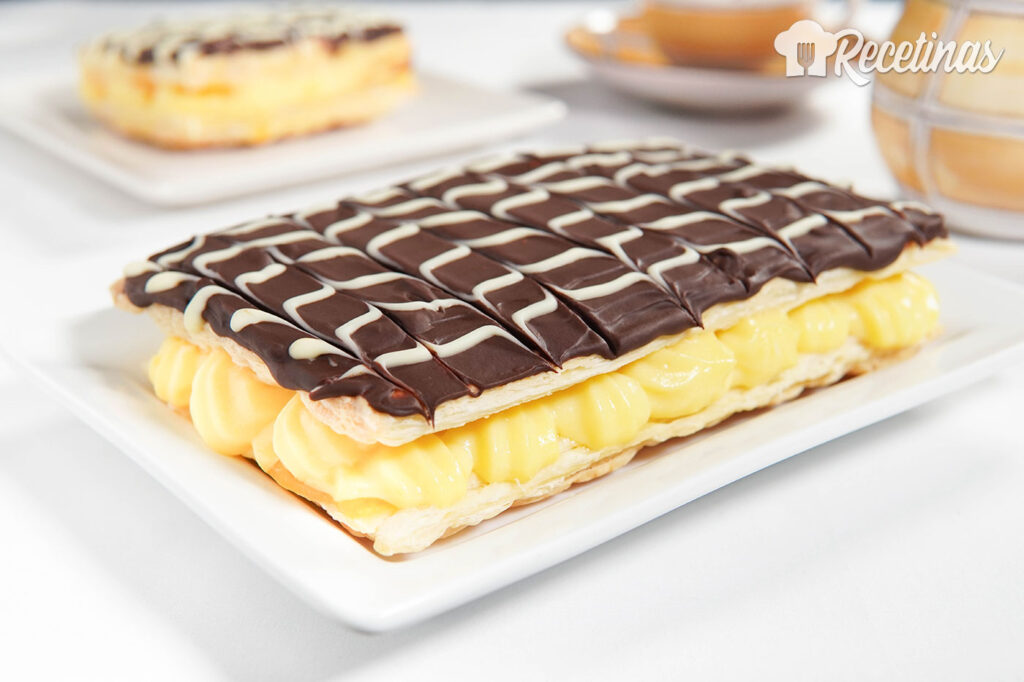 Milhojas rellena de crema