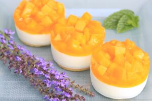 Receta fácil de flan de yogur con melocotón