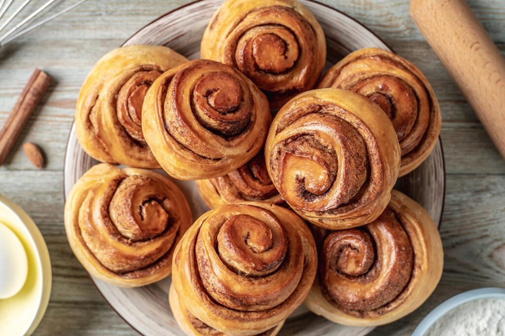 Kanelbullar O Bollos De Canela Receta Tradicional De La Gastronomía Sueca