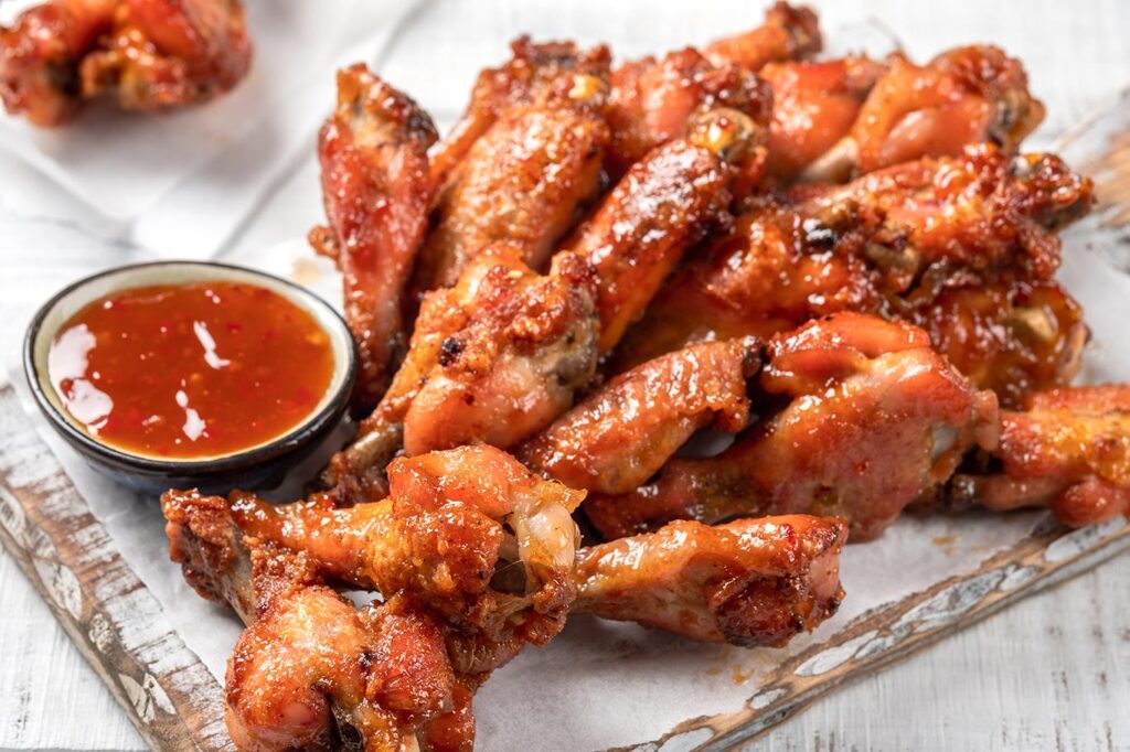 Receta fácil de alitas de pollo con salsa sriracha