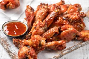 Receta fácil de alitas de pollo con salsa sriracha