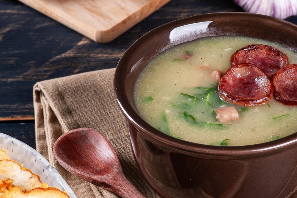 Receta tradicional de caldo verde