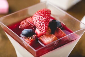 Receta fácil de Panna cotta con fresas
