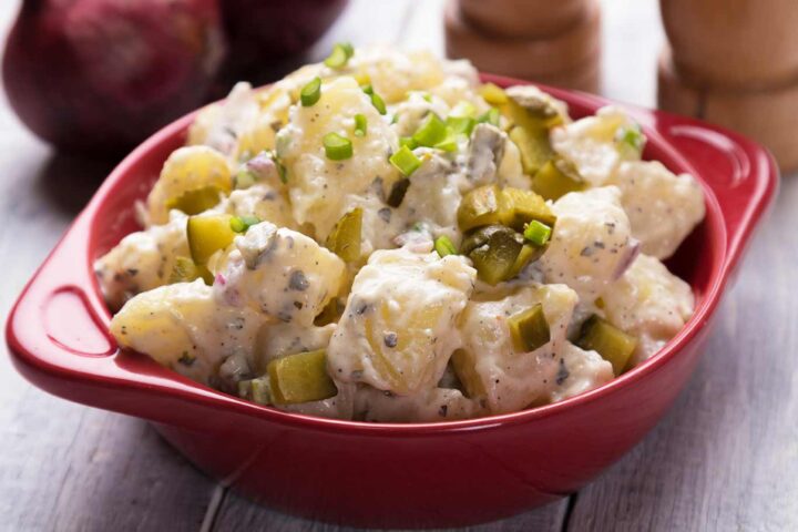 Receta de ensalada de patata con pepinillos