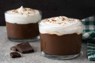 Receta fácil de mousse de chocolate con nata