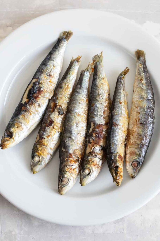 Plato de sardinas asadas