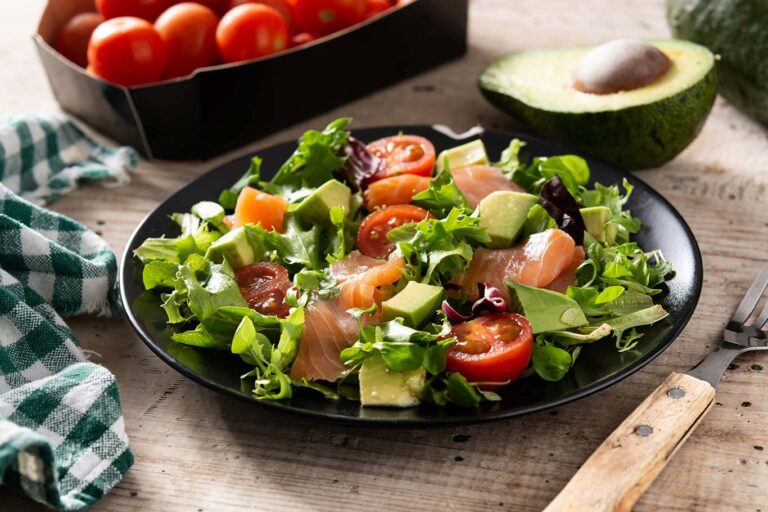 Ensalada de salmón y aguacate