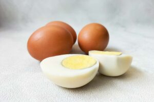 Huevos cocidos en freidora de aire