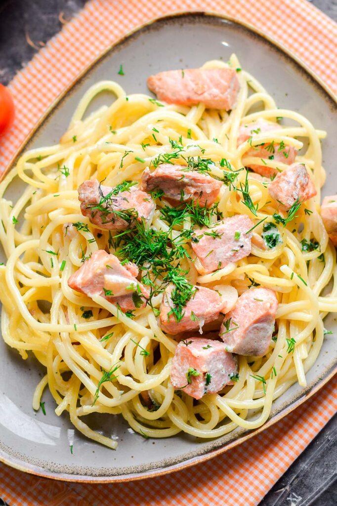 Espaguetis con salmón