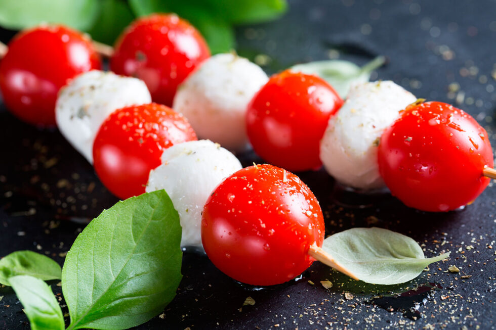 Pinchos caprese