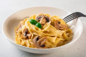 Tagliatelle con champiñones