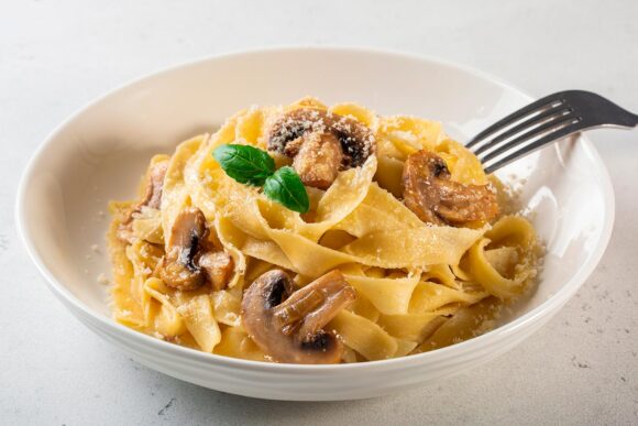 Tagliatelle con champiñones