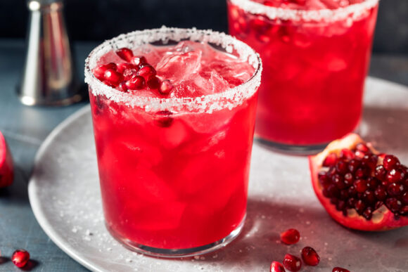 Cóctel de Margarita granada con lima y tequila