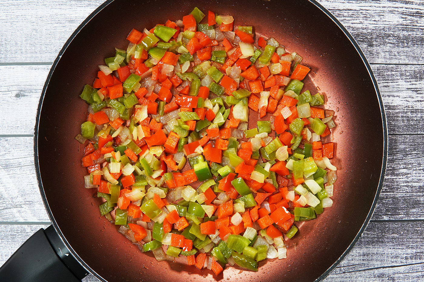 Sofrito de verduras para el arroz con carne picada